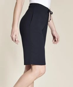 Ladies Crinkle Bermuda Shorts -Damart shop 07526 17010 D 3 HD 3