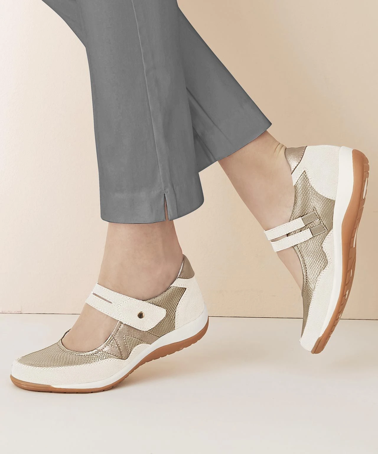 Touch-fasten Shoe 3 Touch-fasten Shoe