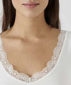 Sleeveless 2-in-1 T-shirt 18 Sleeveless 2-in-1 T-shirt -Damart shop 71450 21036 D 3 HD 3