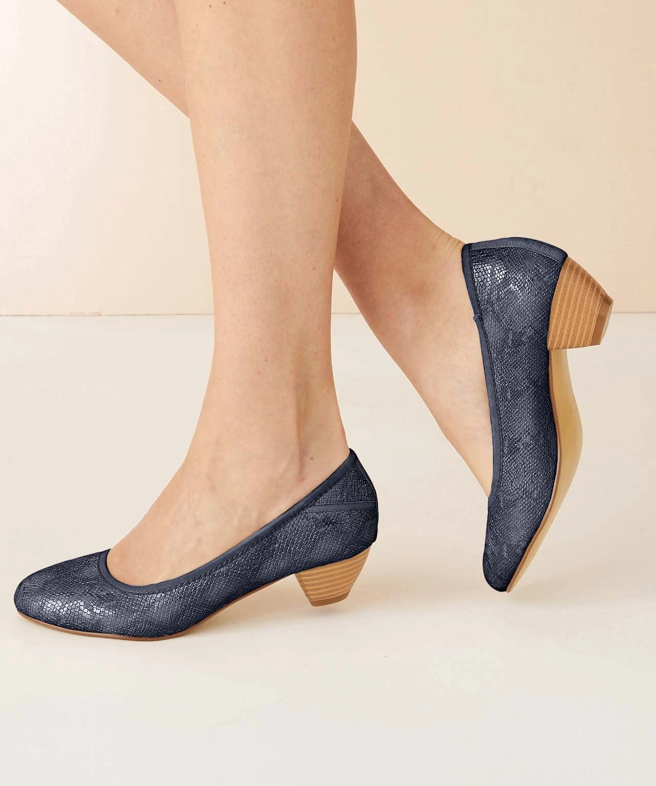 Court Shoe 3 Court Shoe