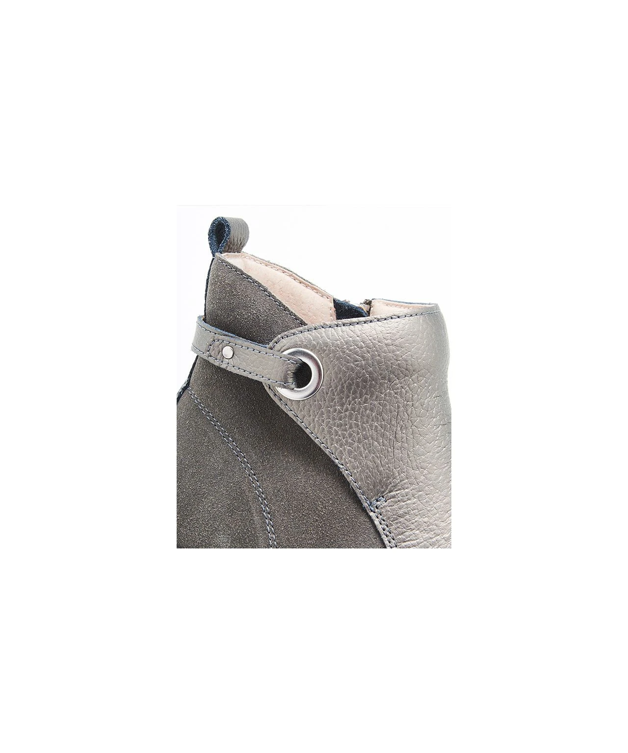 Boots 6 Boots - Image 4