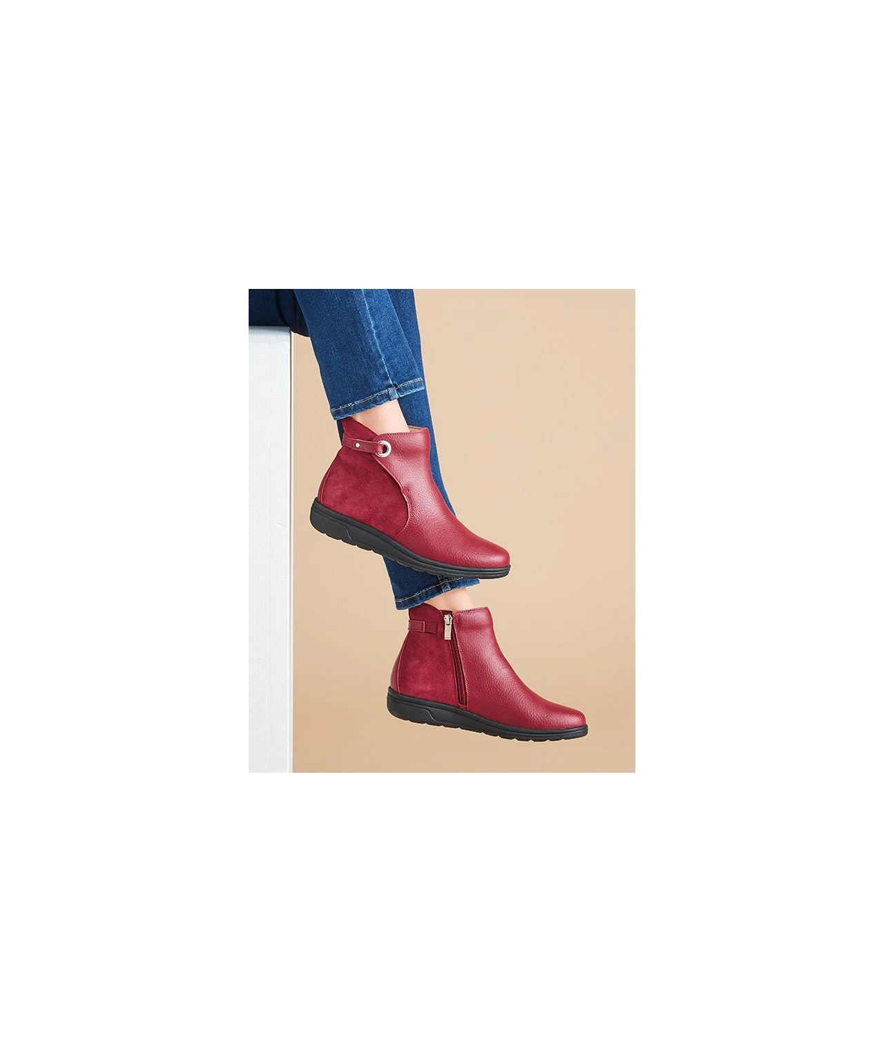 Boots 11 Boots - Image 9